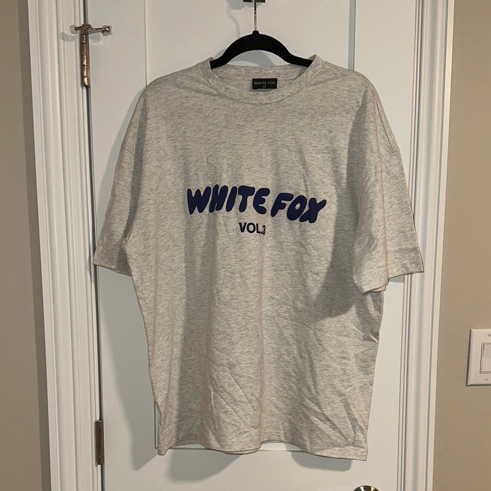 NWOT Women’s White Fox Vol 3. T-Shirt